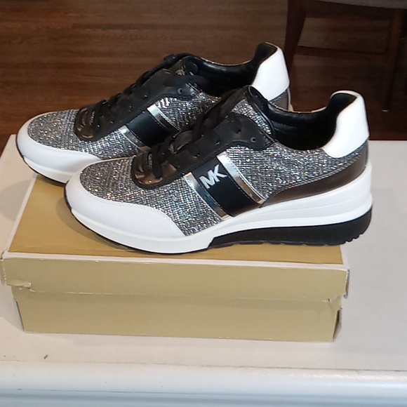 Michael Kors women's sneakers-NEW - Picture 6 of 6